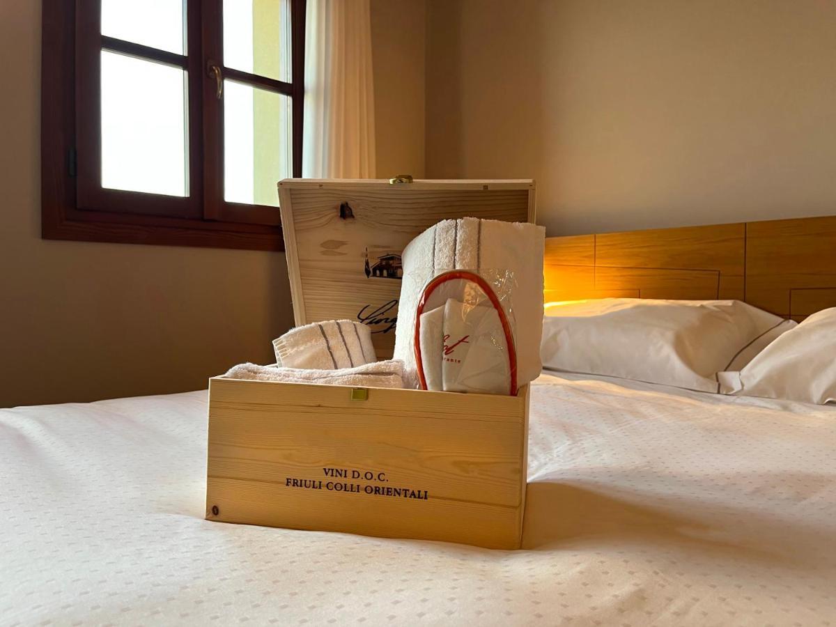 Elliot Osteria E Dormire In Collina Manzano Ngoại thất bức ảnh