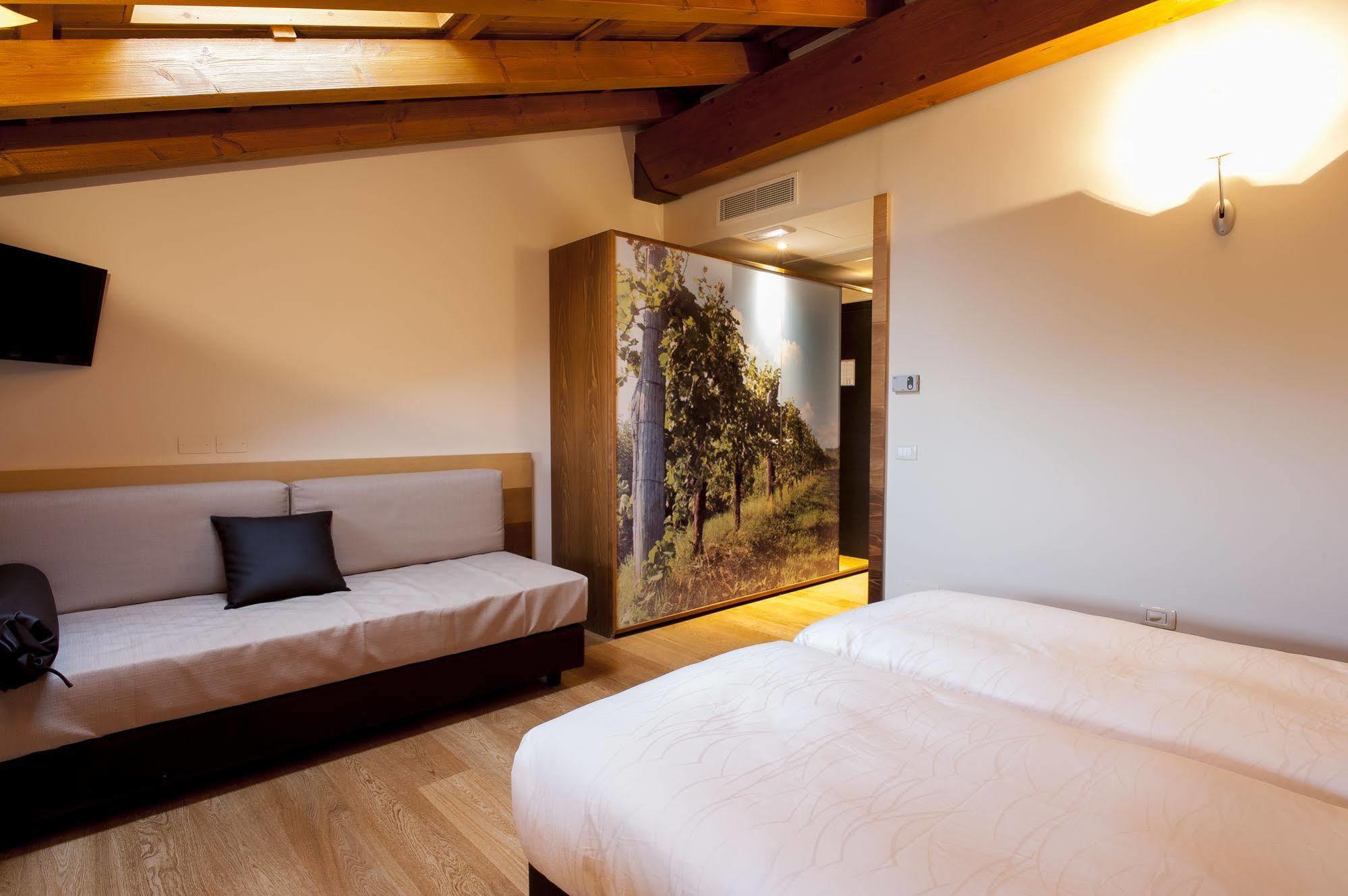 Elliot Osteria E Dormire In Collina Manzano Ngoại thất bức ảnh