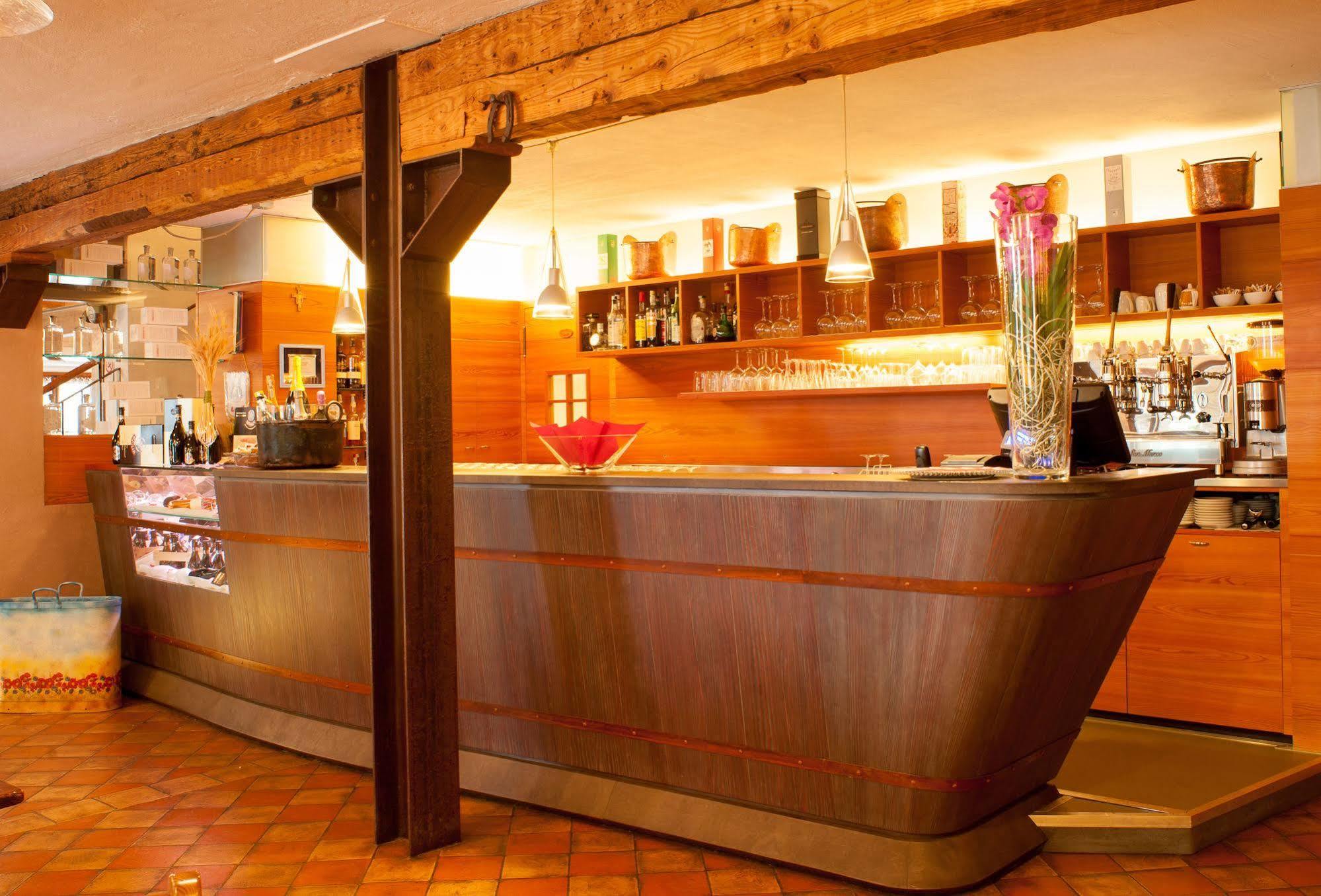 Elliot Osteria E Dormire In Collina Manzano Ngoại thất bức ảnh