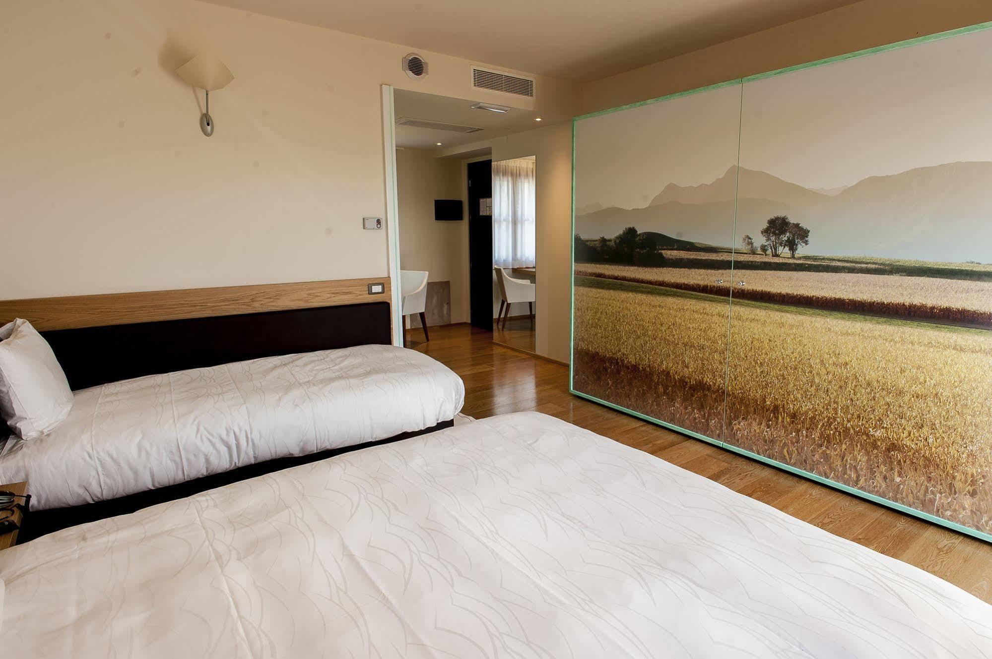 Elliot Osteria E Dormire In Collina Manzano Ngoại thất bức ảnh