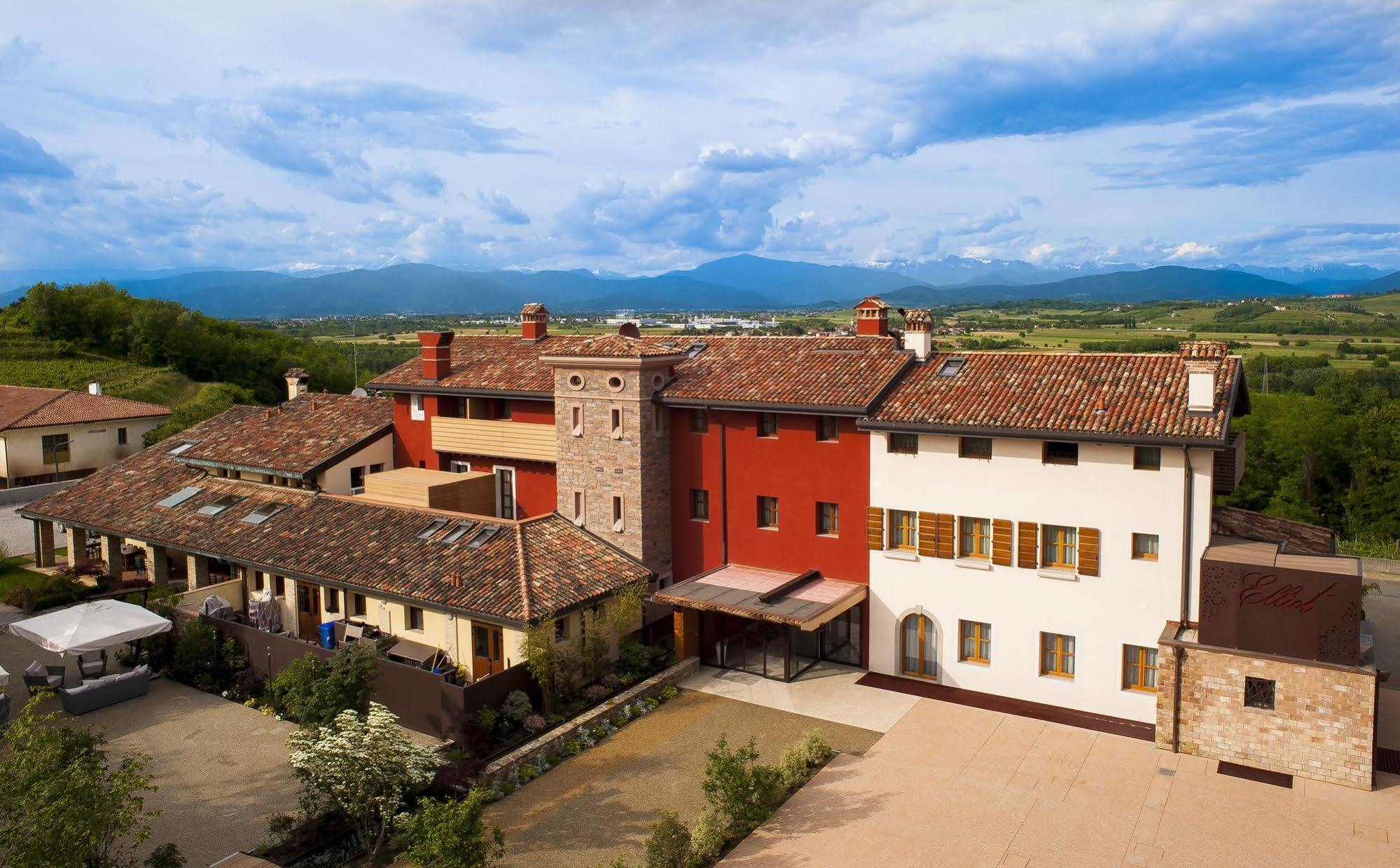 Elliot Osteria E Dormire In Collina Manzano Ngoại thất bức ảnh